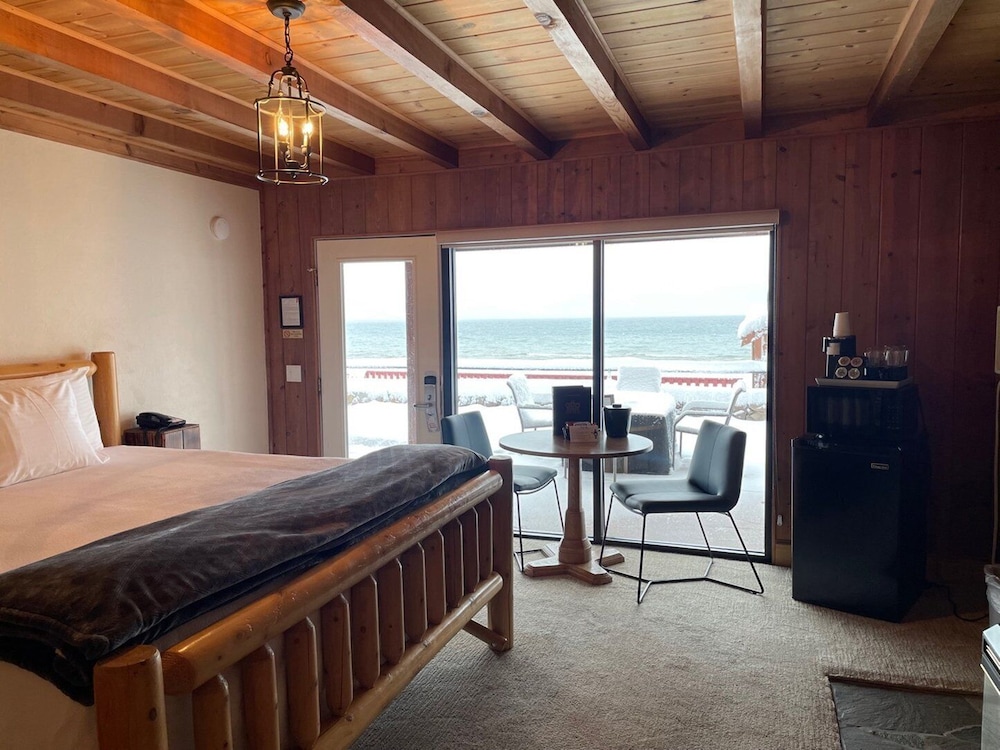 Crown Motel and Family Resort - photo 44