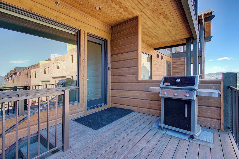 Juniper Landing 3 Bedroom by Avantstay Condo in Park City Mountain Resort w Pool Hot Tub & Gym - photo 30