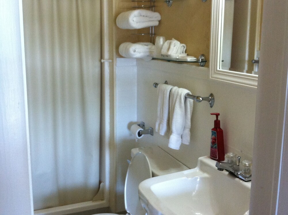 The Landmark Inn - photo 17