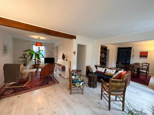 Countryside in town Close to Paris — hotel in Chaville