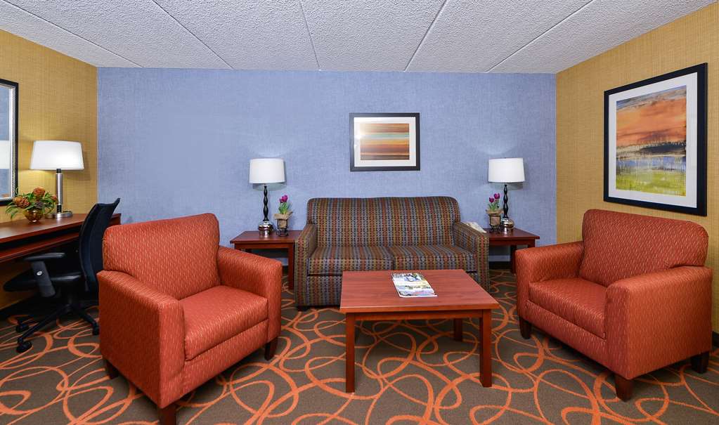 Best Western Plus Fresno Airport Hotel - photo 18