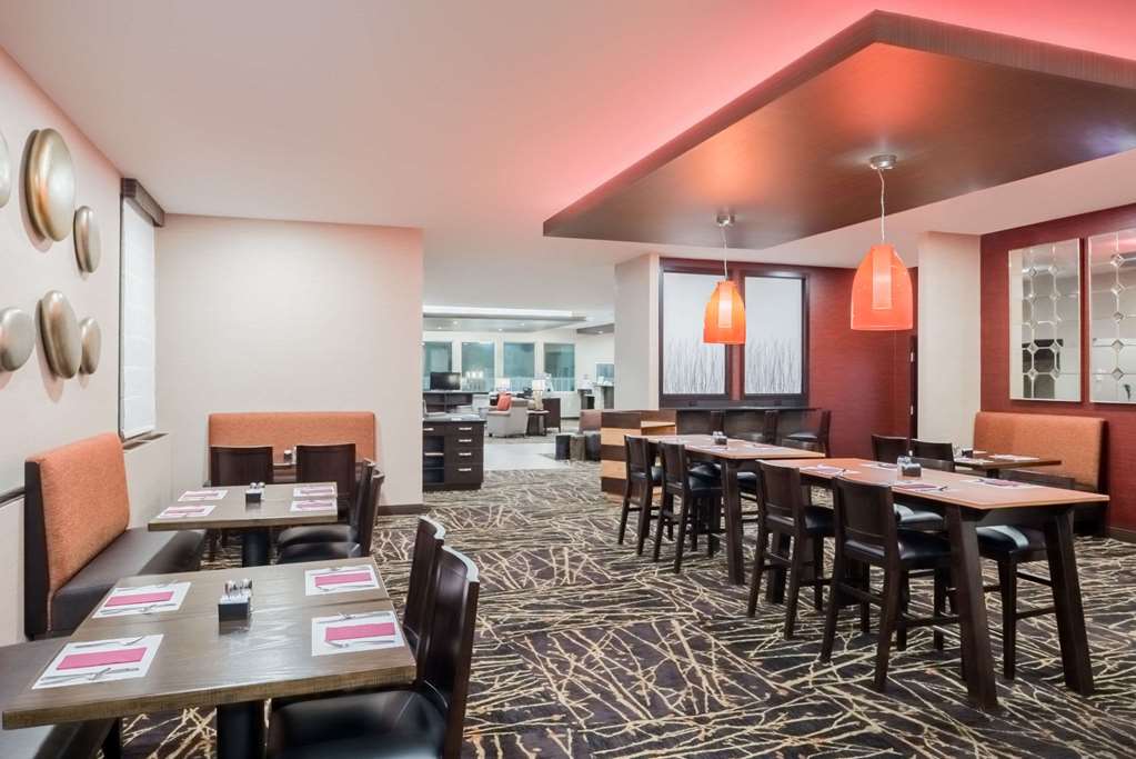 Ramada by Wyndham Grand Forks - photo 15