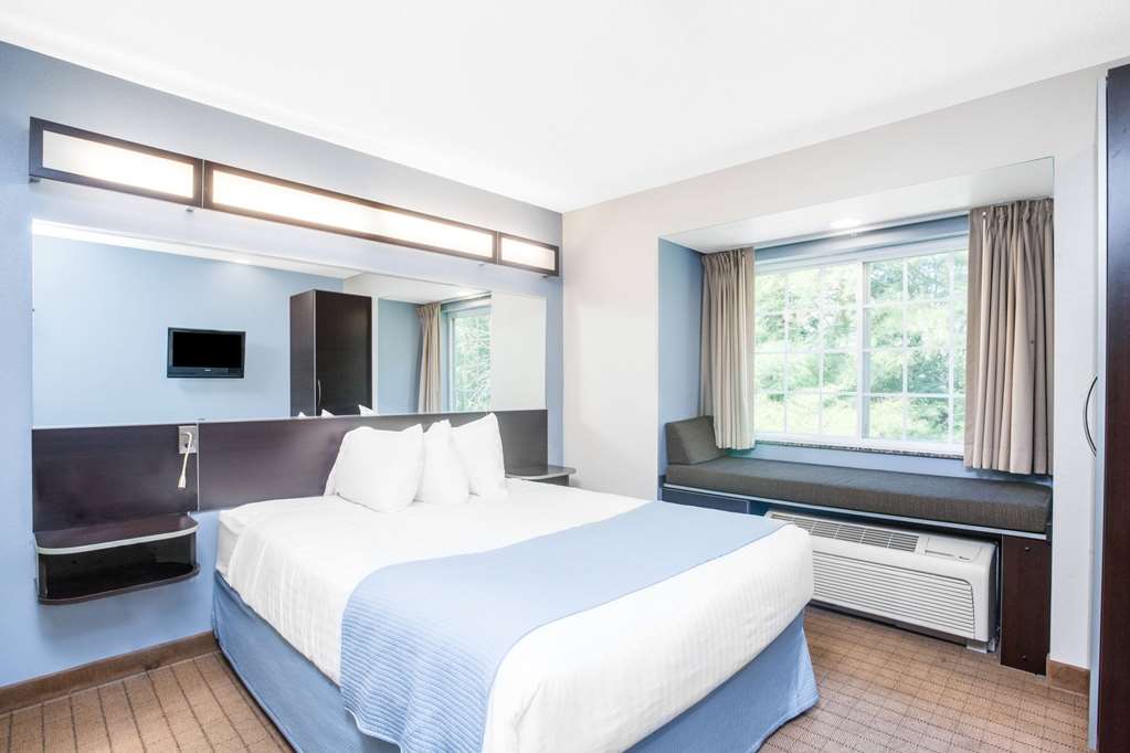 Microtel Inn & Suites by Wyndham Bath - photo 6