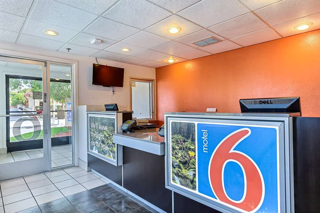 Motel 6 Pinole CA - photo 25