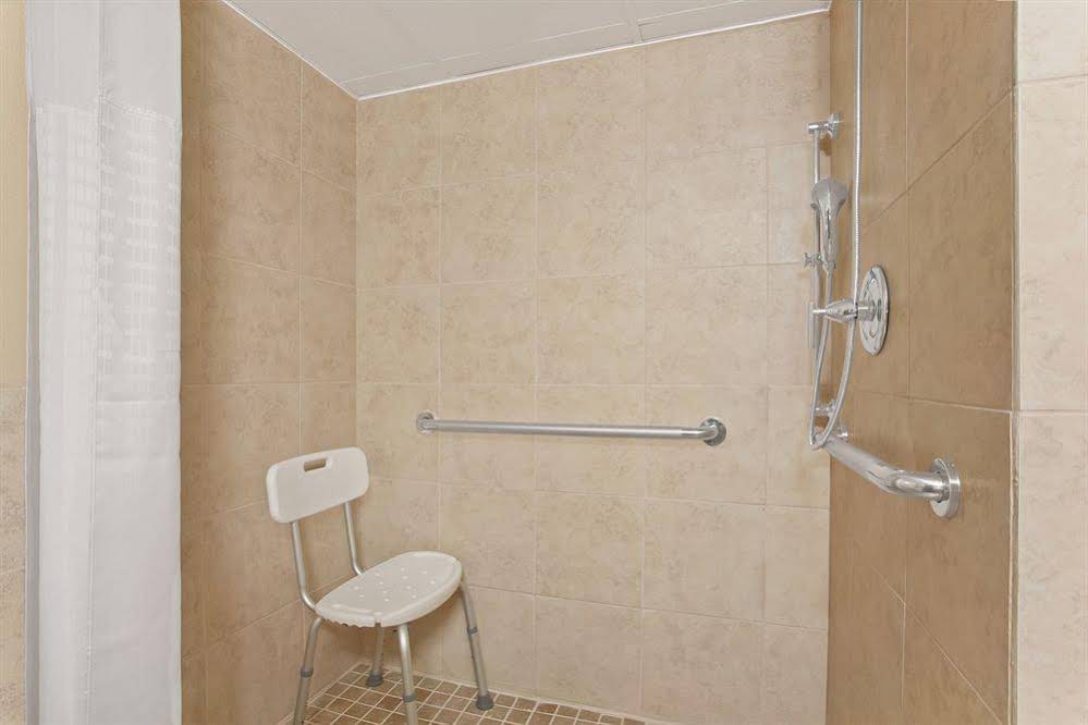 University Inn Austin North - photo 6