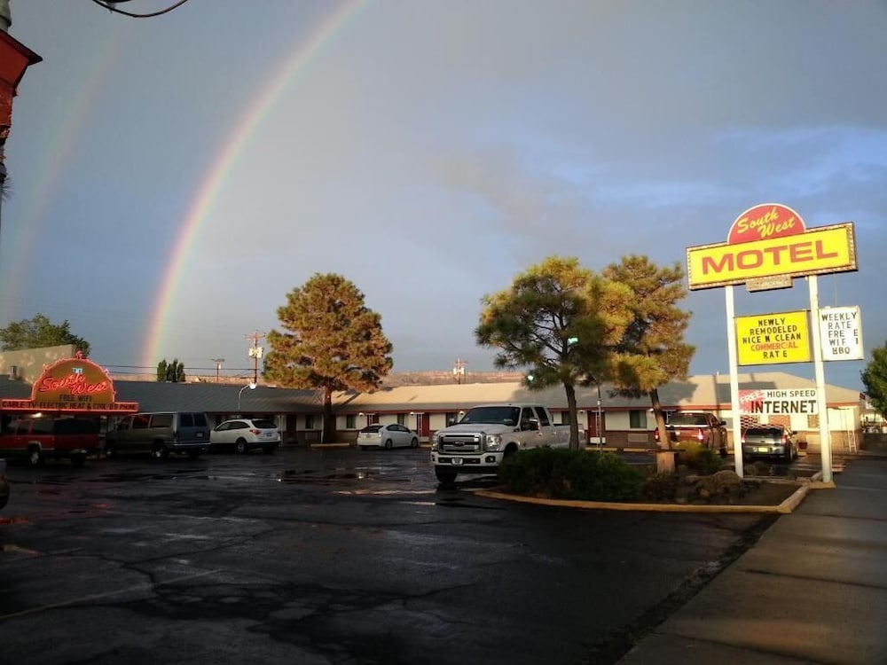 Southwest Motel - photo 31