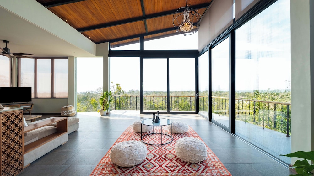 Ocean Forest Villa — 4-Star Luxury Hotel in Pecatu, Indonesia