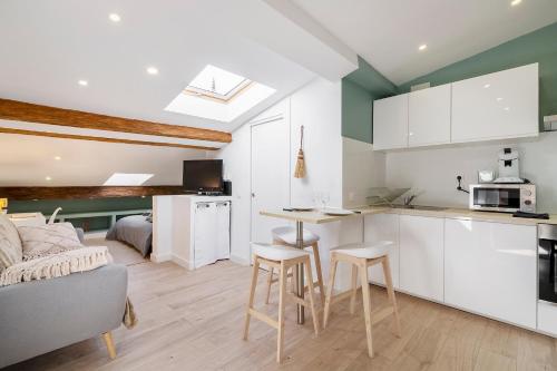 Charmant Studio Plein Centre Des Couverts Calme Et Climatise — hotel in Mirepoix
