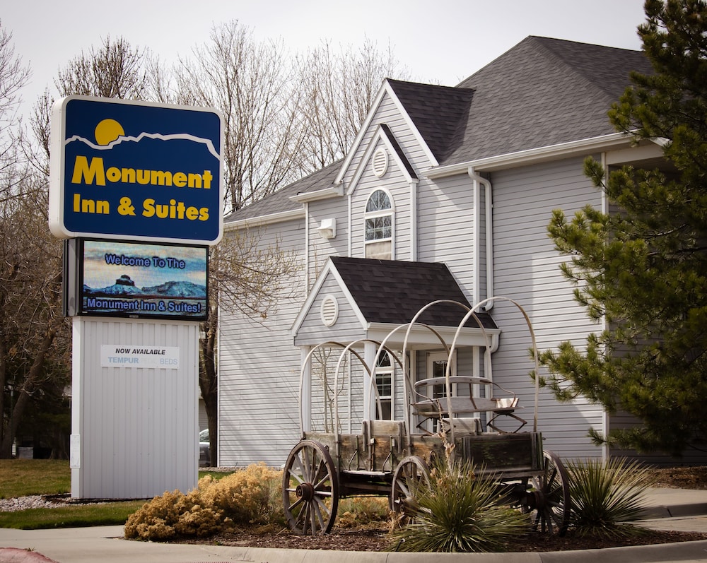 Monument Inn & Suites - photo 43