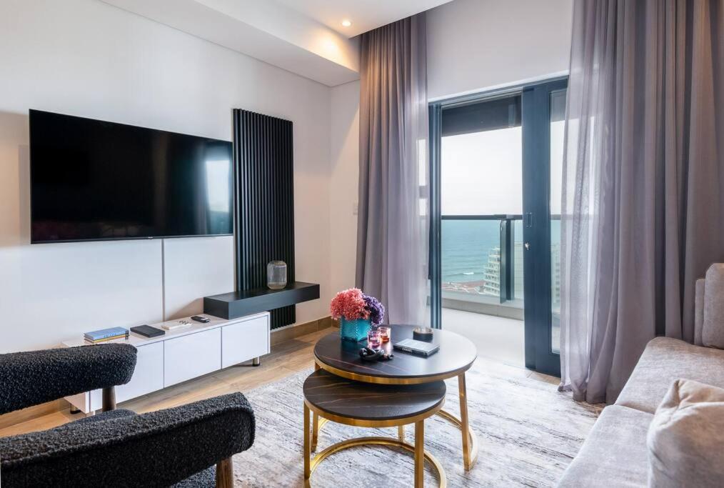 Gorgeous One Bedroom Oceans — 4-Star Luxury Hotel in Durban, South Africa