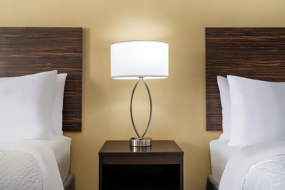 Garner Hotel Clarksville Northeast by IHG - photo 10