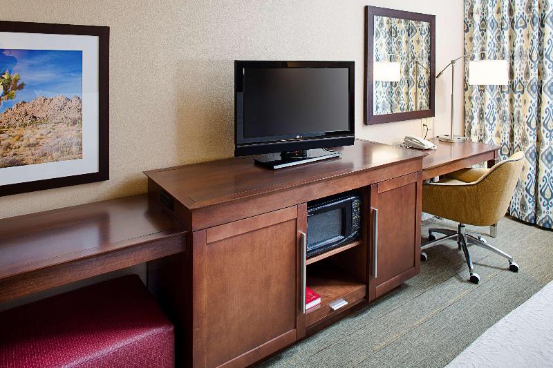 Hampton Inn & Suites Palmdale - photo 16