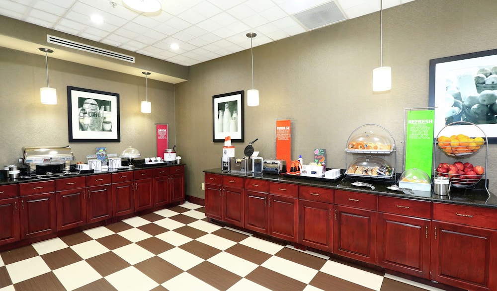 Hampton Inn & Suites Lamar - photo 106