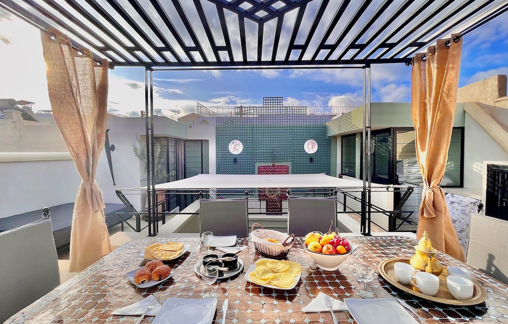 Riad Dardeco privé centre Medina Marrakech — 4-Star Luxury Hotel in Marrakesh, Morocco