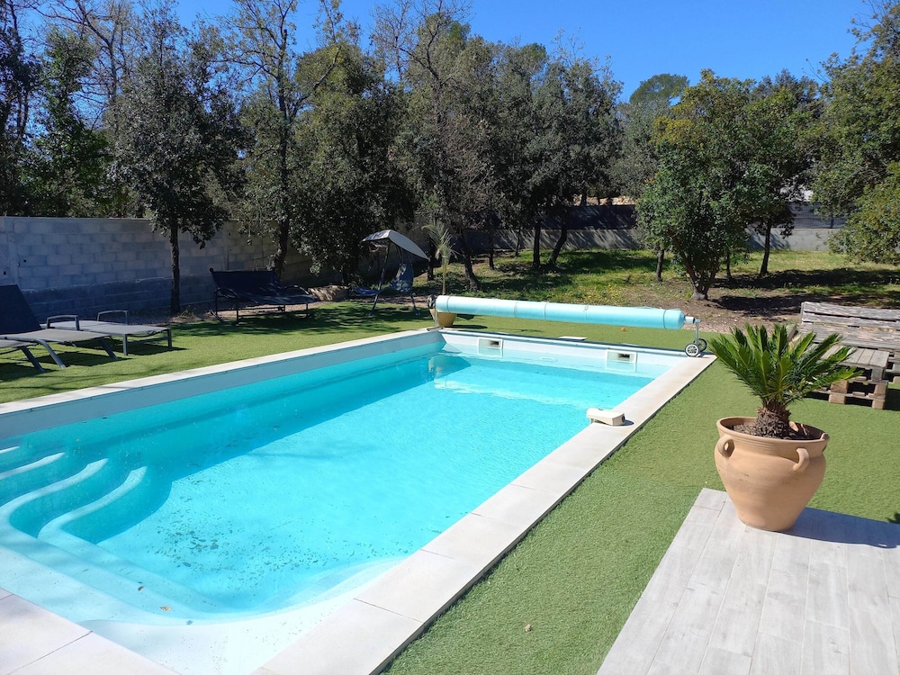 Amazing Villa With Private Pool — 4-Star Luxury Hotel in Rocbaron, France