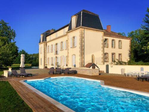 Chateau De La Coutere — hotel in Saint-Laurent-Du-Var