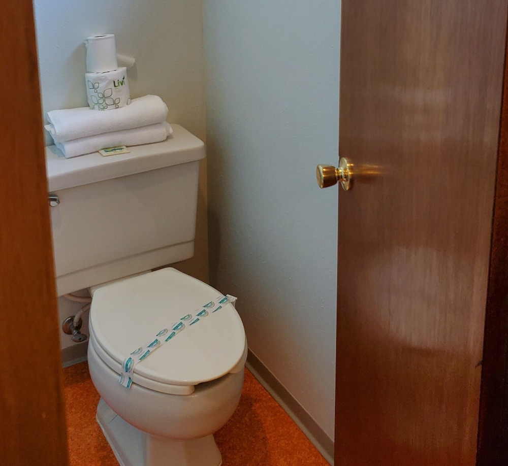 Robin Hood Motel - photo 23