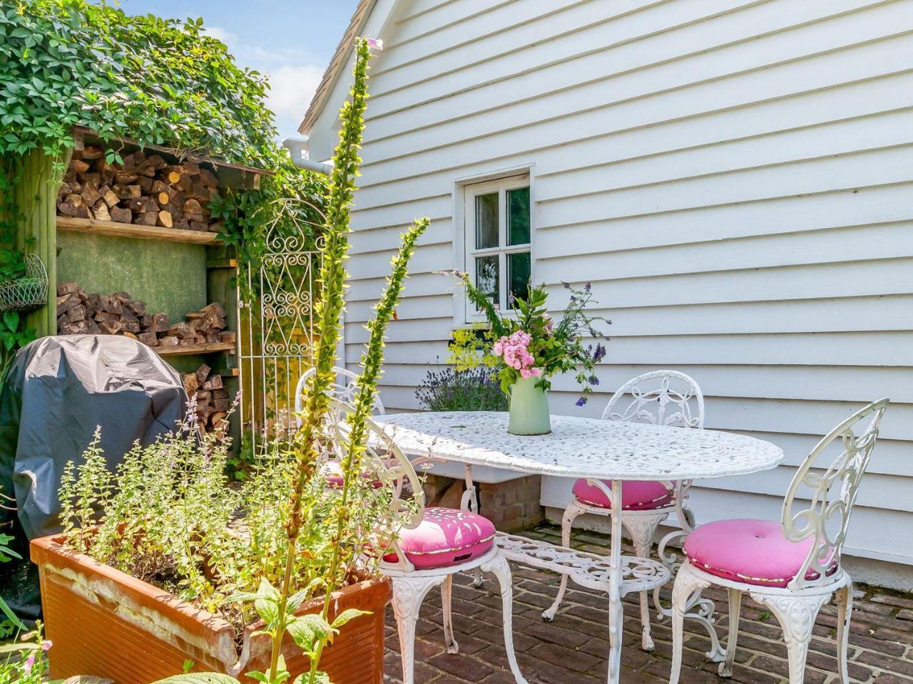 Poppy’s Cottage — Faversham — photo 4