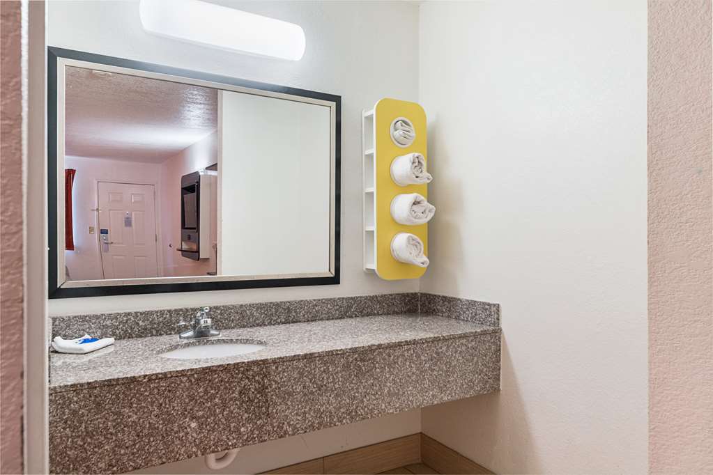 Motel 6 San Antonio TX Fiesta Trails - photo 20