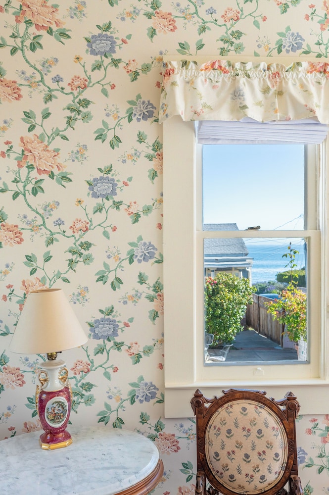 Martine Inn - photo 41