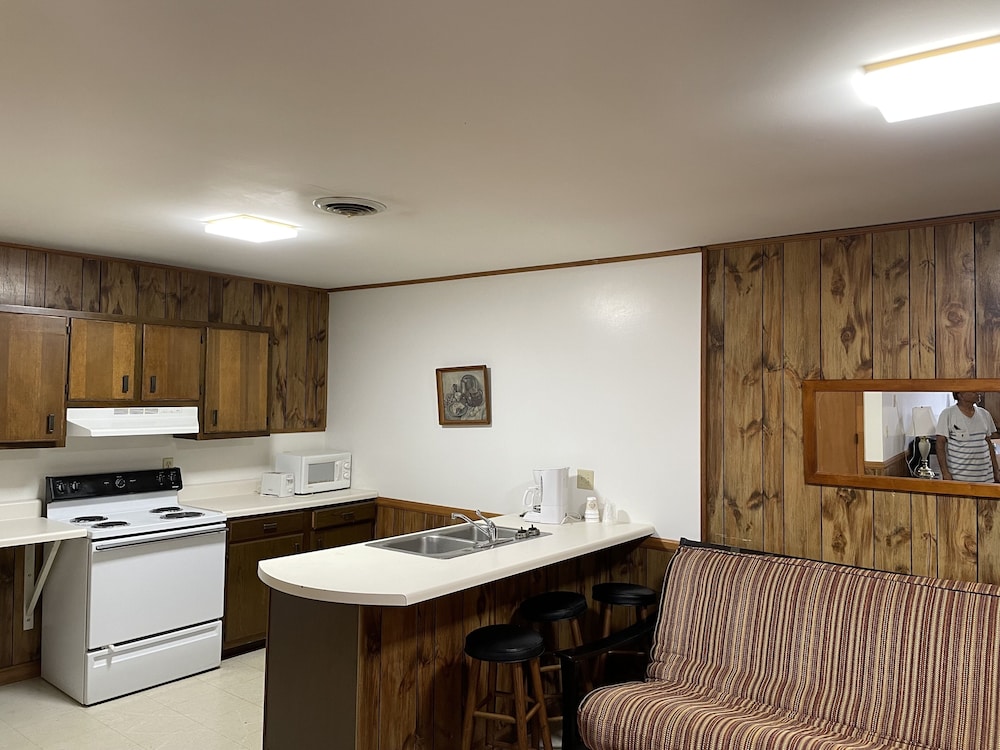 Pine Valley Motel - photo 18