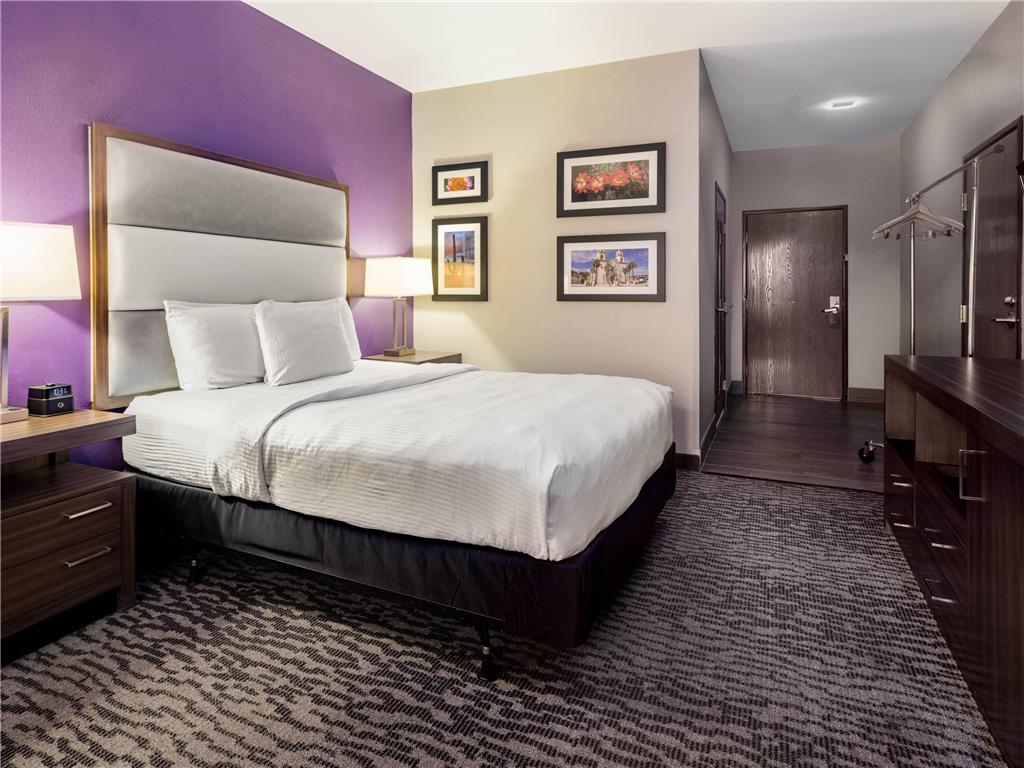 La Quinta Inn & Suites by Wyndham NW Tucson Marana - photo 31