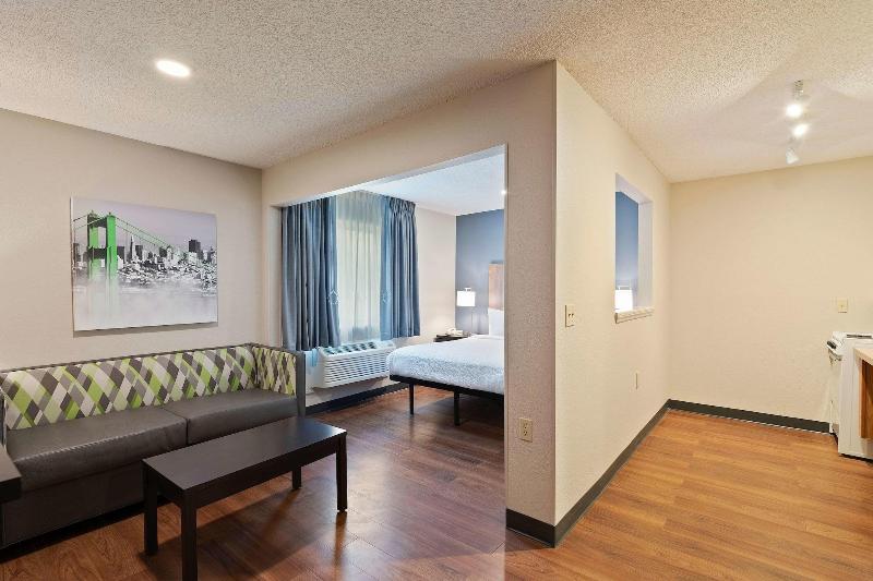 Extended Stay America Charlotte University Place E. McCullough Dr. - photo 36