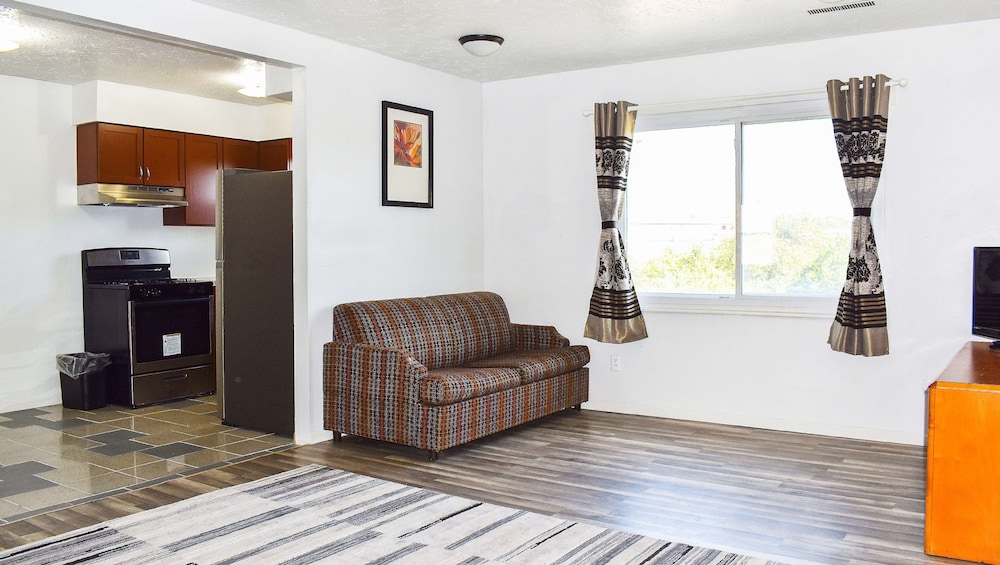Magnuson Hotel Extended Stay Canton Ohio - photo 12