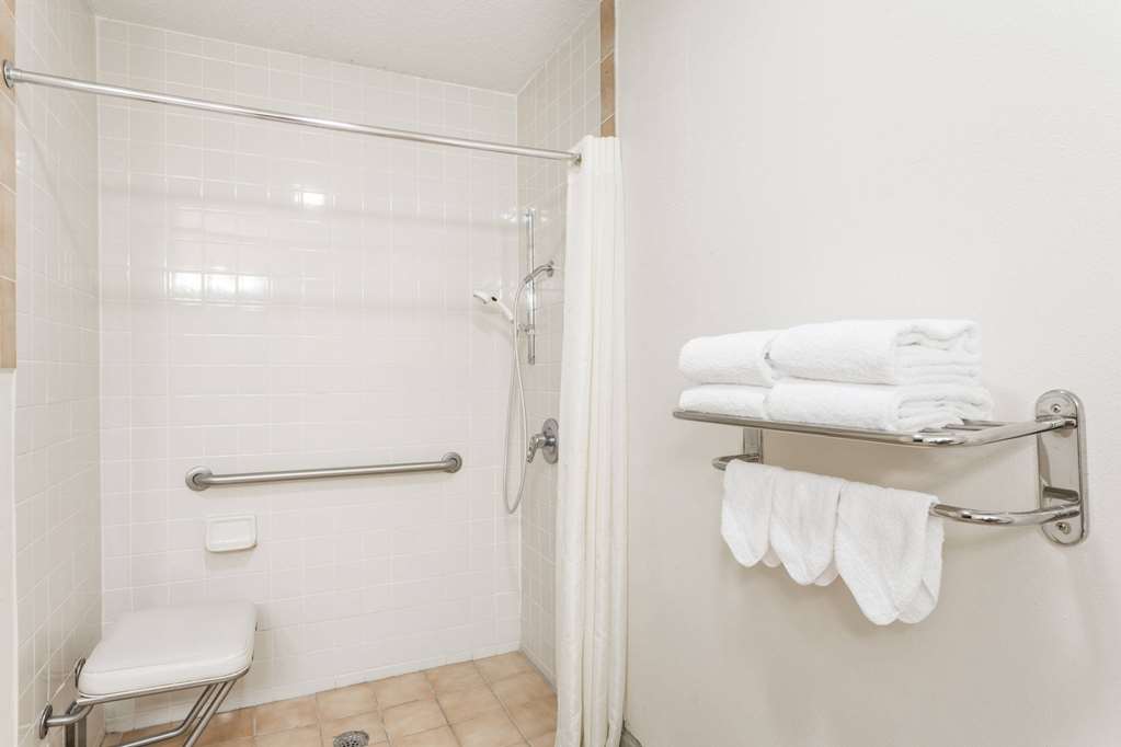 Super 8 by Wyndham Slidell - photo 25