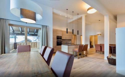Alpin Penthouse Hollersbach — 4-Star Luxury Hotel in Hollersbach Im Pinzgau, Austria