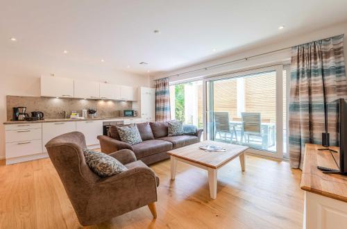 Inselzauber 5 Sterne Ferienwohnung mit Blick auf den Malchower See — 4-Star Luxury Hotel in Malchow, Germany