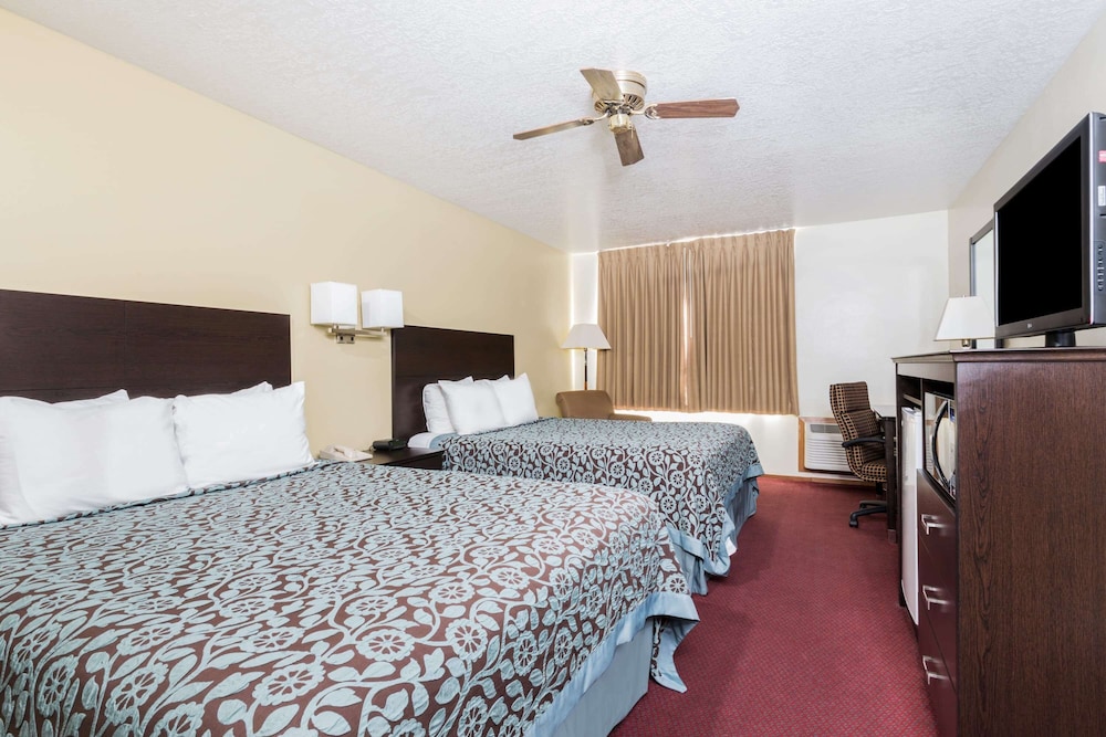 Days Inn by Wyndham Pueblo - photo 6