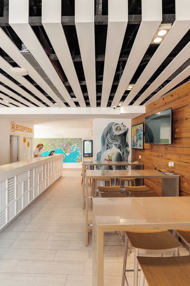 Ryans La Marina - carbon neutral hotel in Ibiza