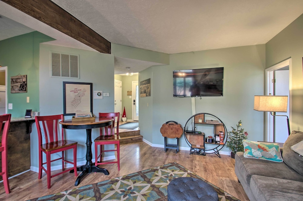 Wintergreen Resort Mountain Condo w Pool Access - photo 11