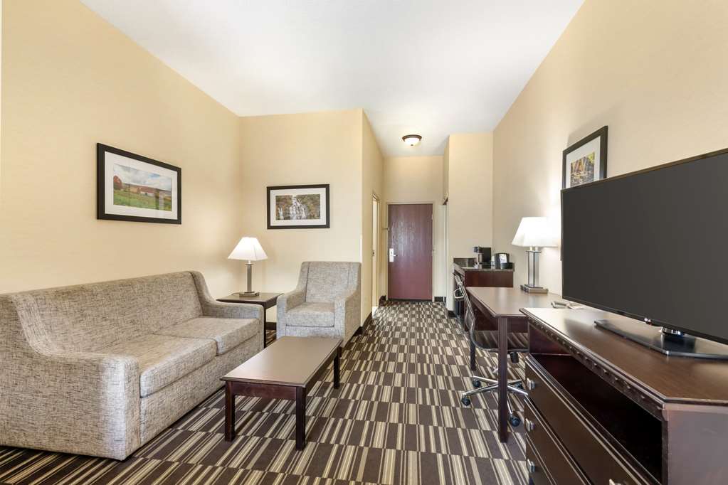 Best Western Plus Victor Inn & Suites - photo 3