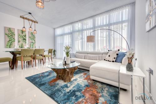 Delightful 3BR Townhouse at DAMAC Hills 2 Dubailand by Deluxe Holiday Homes — 4-Star Luxury Hotel in Dubai, United Arab Emirates