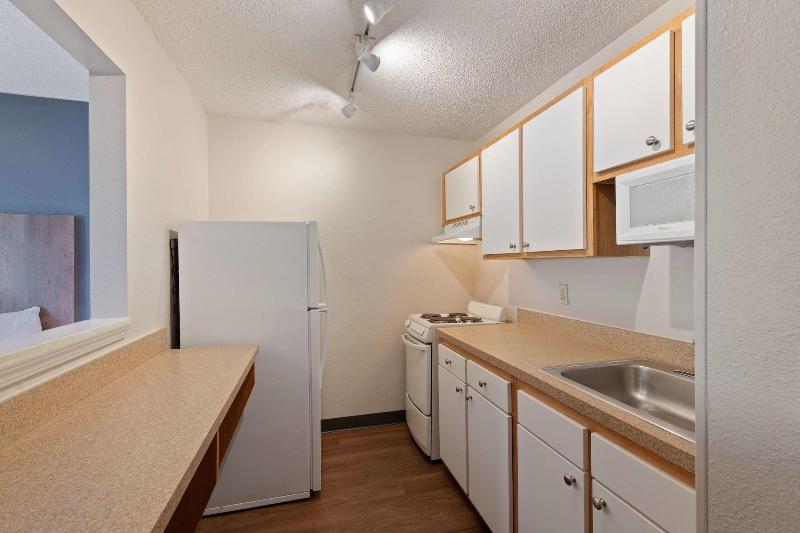 Extended Stay America Charlotte University Place E. McCullough Dr. - photo 37