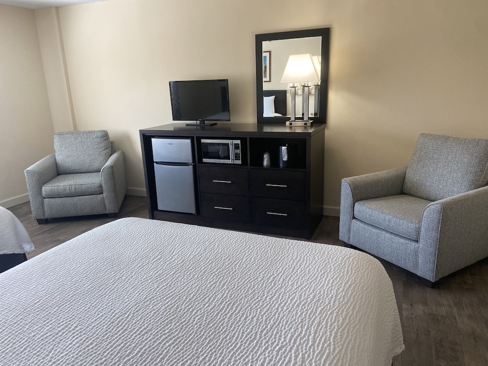 University Inn Durham next to Duke University Medical Center - photo 13