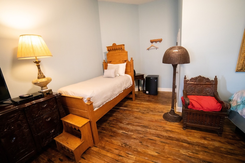 Oaak Tree Hotel - photo 153