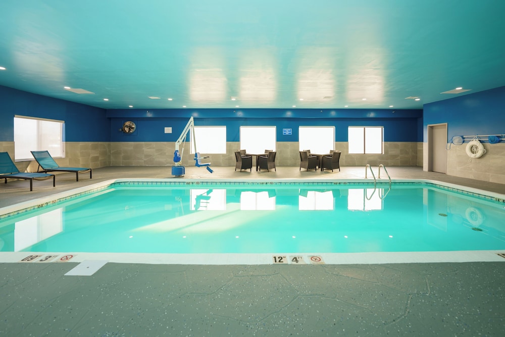 Hampton Inn Hutchinson - photo 62