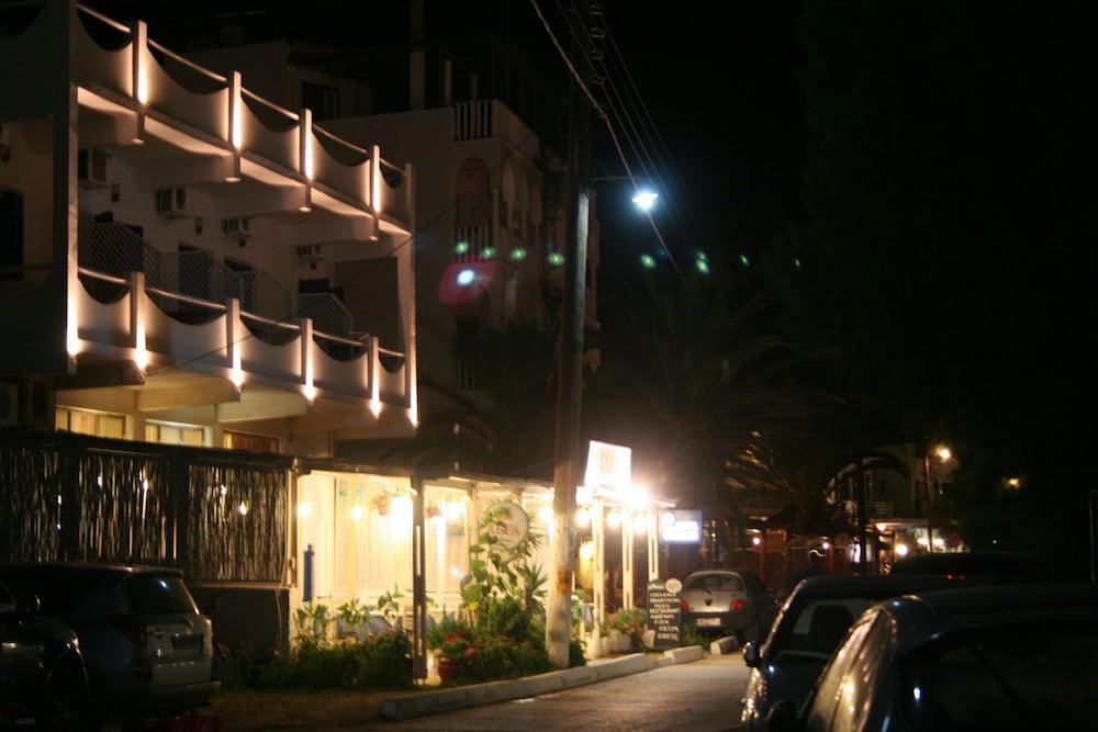 Isalos - carbon neutral hotel in Livadi