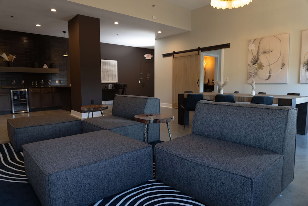 Watt Hotel Rahway Tapestry Collection by Hilton - photo 25