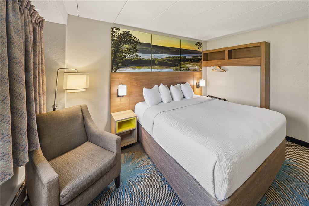 Days Inn by Wyndham Winona - photo 28