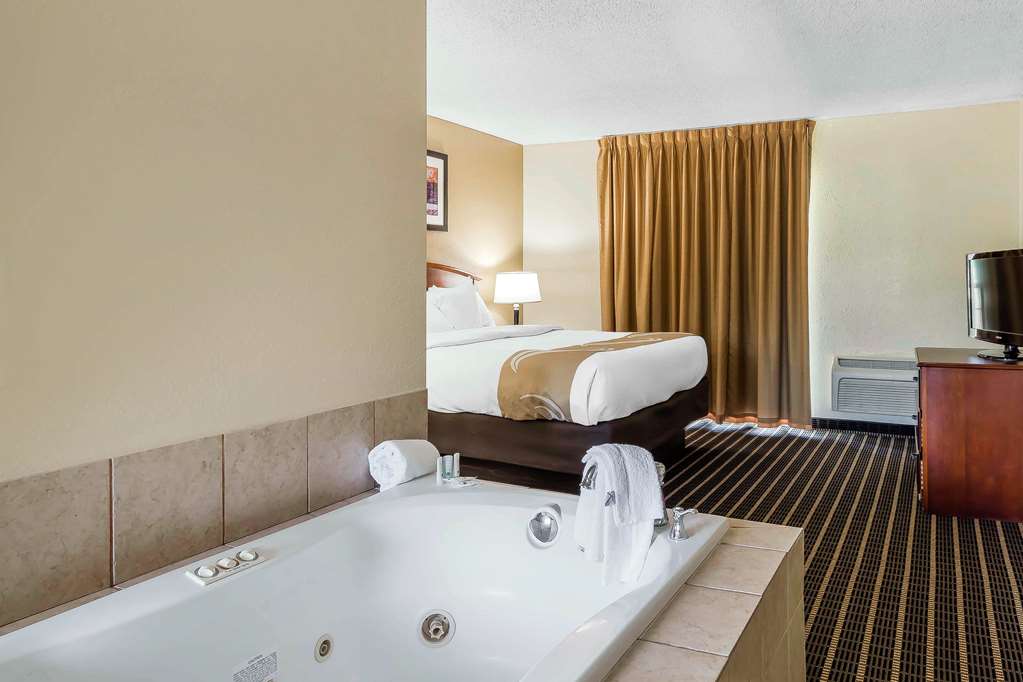 Quality Inn & Suites Sevierville Pigeon Forge - photo 15