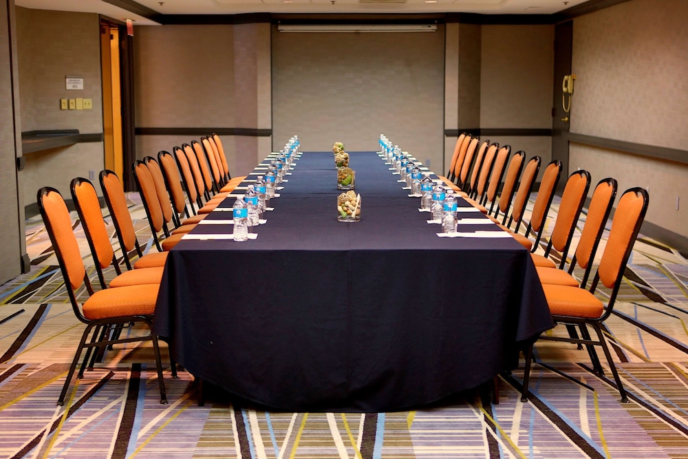 DoubleTree Suites by Hilton Raleigh Durham - photo 35