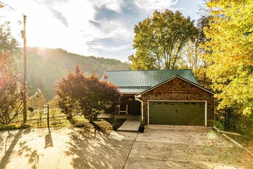 Smoky Bear Lodge at Gr Smoky Mtn Park — 4-Star Luxury Hotel in Bryson City, United States
