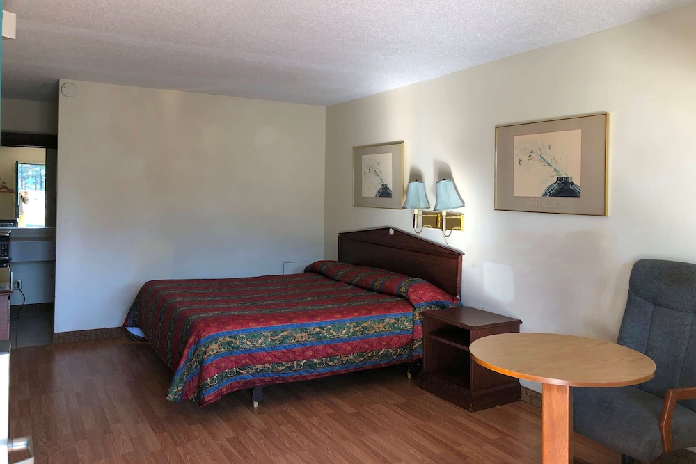 Knights Inn Selma - photo 3