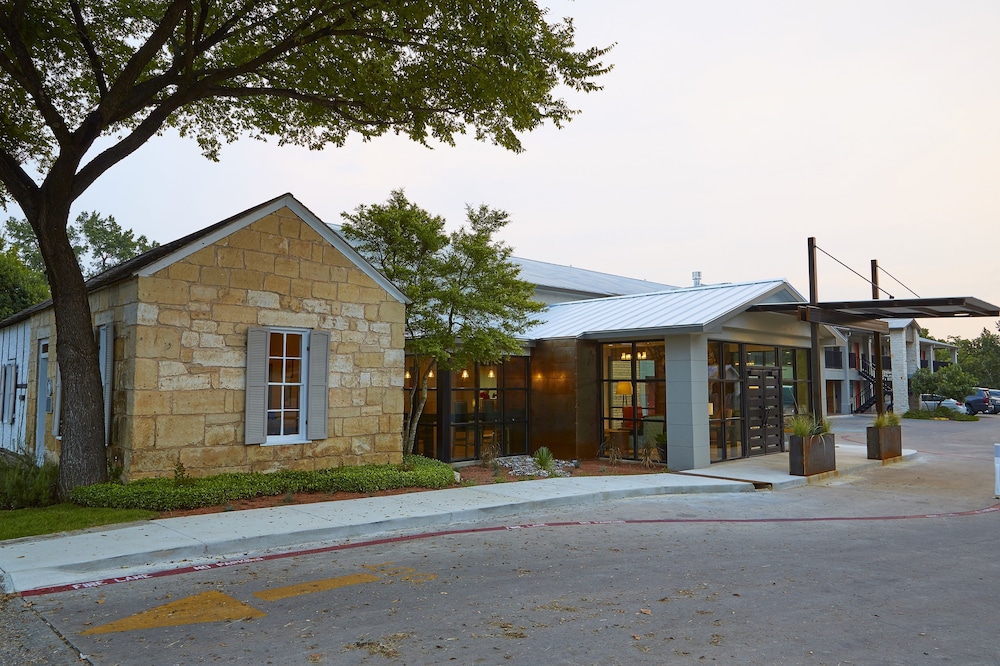 Fredericksburg Inn & Suites - photo 50