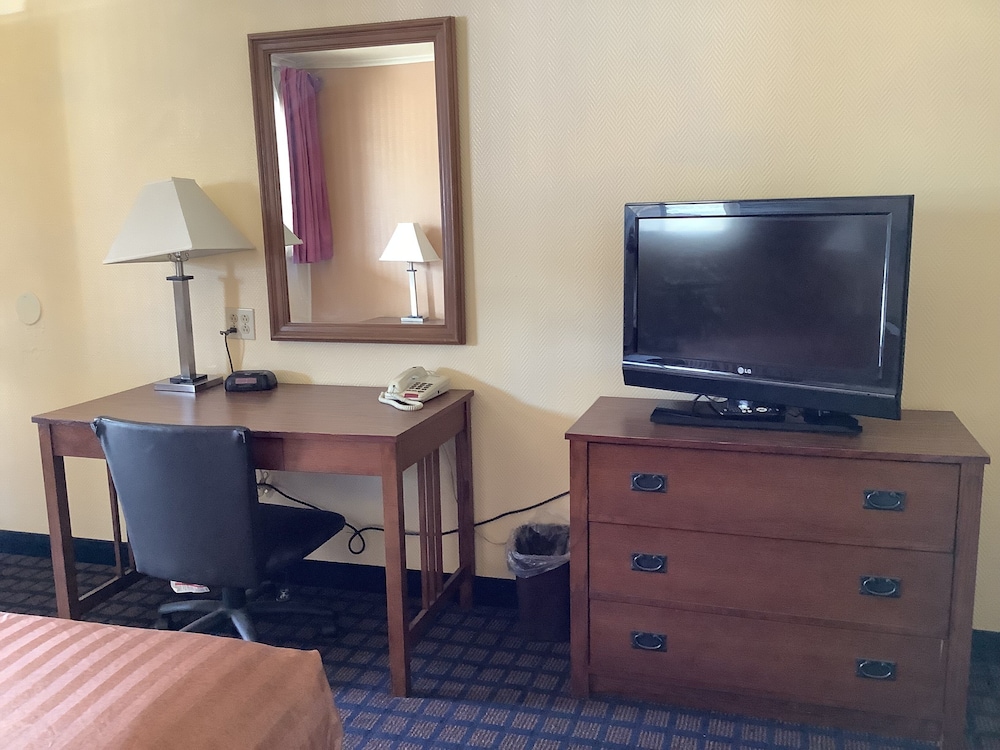 Silver Spur Vintage Inn & Suites - photo 19