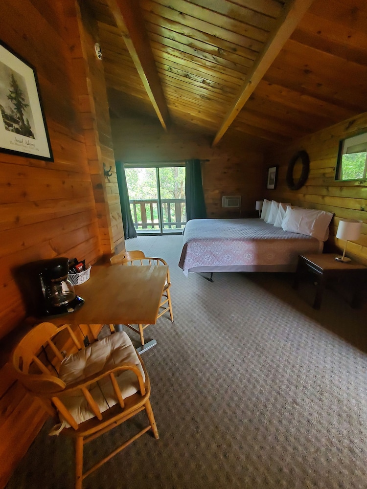 Virginian Resort - photo 11